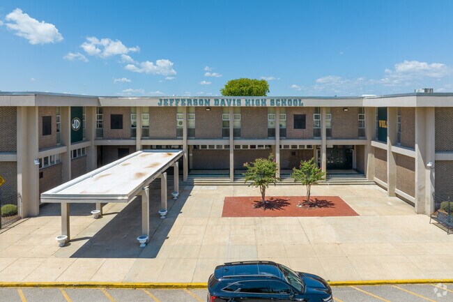 Great McGehee Estates teenagers are taught at Johnson Abernathy Graetz (JAG) High School.