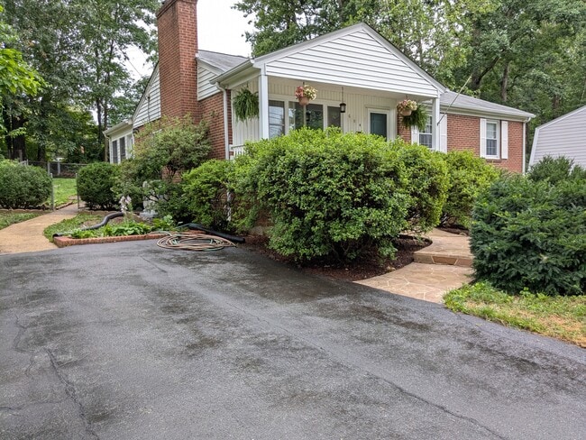 604 Shamrock Rd, Charlottesville, VA 22903 - photo 4