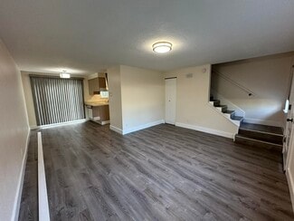 335 SW 1st St Unit 2, Warrenton, OR 97146