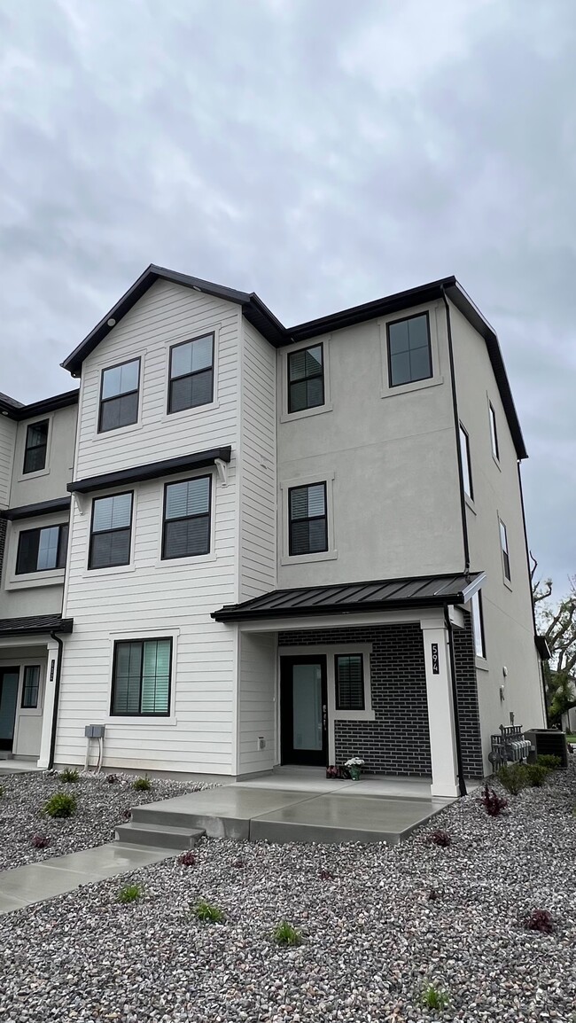 594 S 900 W Unit Main Home, American Fork, UT 84003