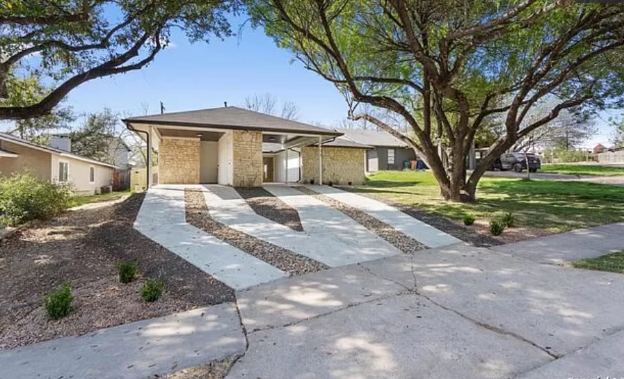 2406 Burleson Ct, Austin, TX 78741 - photo 1