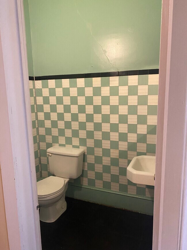 312 Amherst St, Winchester, VA 22601 - photo 6