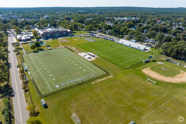 NID 537936 Pulaski Street School is  Riverhead and near other primary and secondary schools.