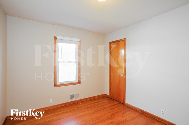 1012 Magnolia St W, Excelsior Springs, MO 64024 - photo 7