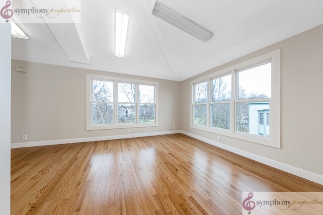 162 Fuller St unit 2, Brookline, MA 02446 - photo 2