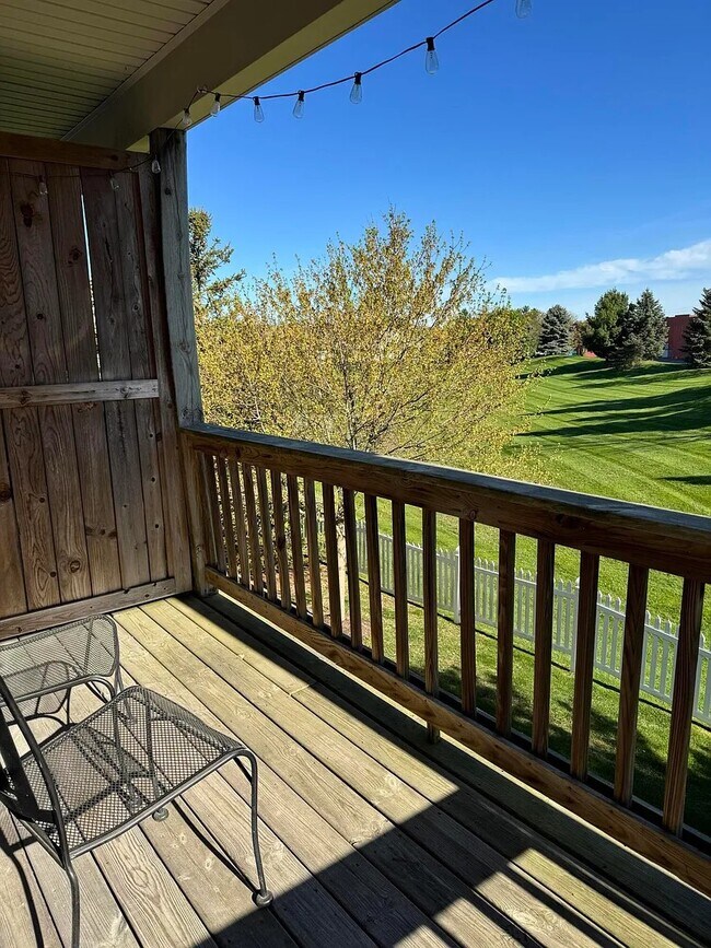 295 Victoria Dr, Dexter, MI 48130