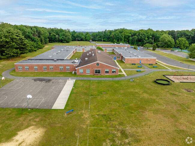 Robertsville Elementary School is located in Manalapan, NJ.