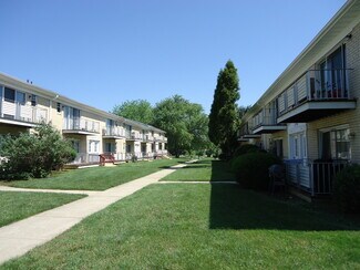 33 Willow Dr, Ocean, NJ 07712