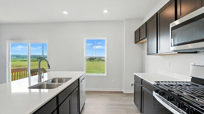 2579 Carrowmore Dr, Delaware, OH 43015 - photo 7