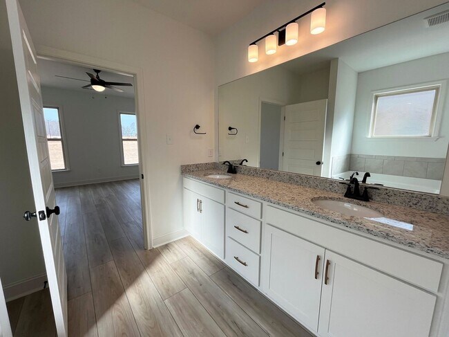 21092 Explorer Dr, Robertsdale, AL 36567 - photo 7