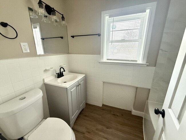 9355 Ward Ave, Detroit, MI 48228 - photo 7