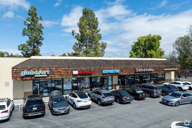 Almaden Oaks Plaza is a neighborhood shopping spot with dining and services in Almaden Meadows.