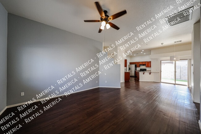 8075 W Mary Jane Ln, Peoria, AZ 85382 - photo 5