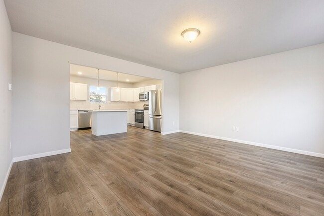 48265 Silver Oaks W, Mattawan, MI 49071 - photo 5