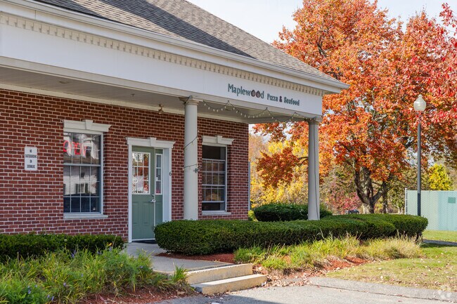 Maplewood Pizza & Seafood is a great dining option in West Hollis, NH.