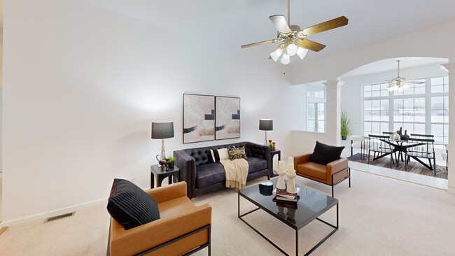 12703 Plum Creek Blvd, Carmel, IN 46033 - photo 2