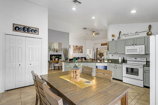 2636 Willow Glen Cir, Kissimmee, FL 34744 - photo 4