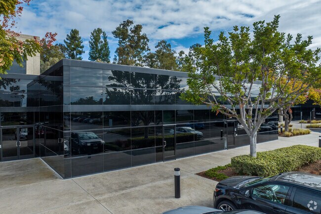 Fusion Academy teaches students from early grades up to high school grades.