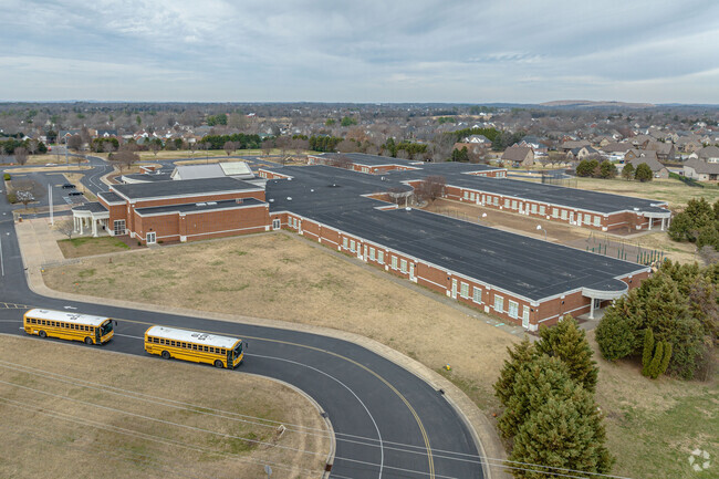 John Pittard Elementary has a nicely designed student drop-off area in Murfreesboro, TN.
