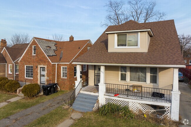 Many homes in Grant have large porches.