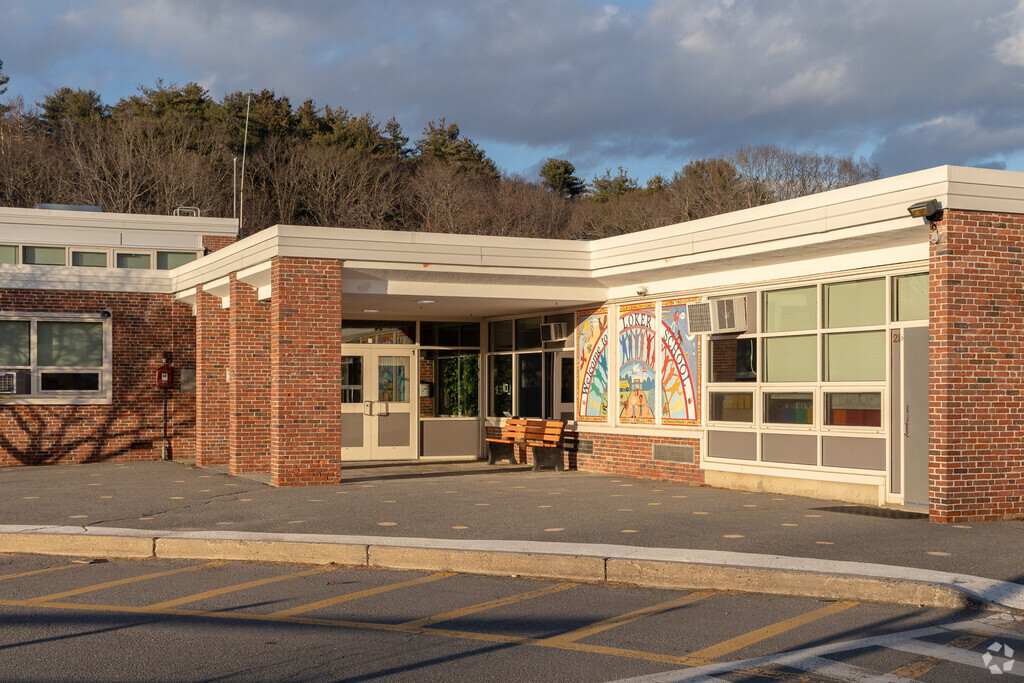 The Loker Elementary School serves K-5 grade students living near the Cochituate, MA region.