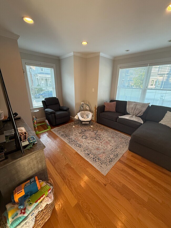 25 Antwerp St unit 25, Boston, MA 02135 - photo 5