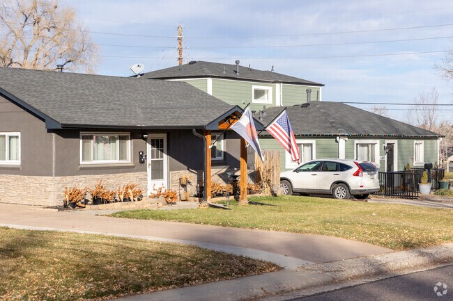 Looking down the street at the various home styles in the Sterne Park neighborhood.