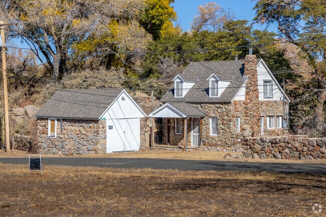 Some homes in the Yarnell area date back to the towns founding.