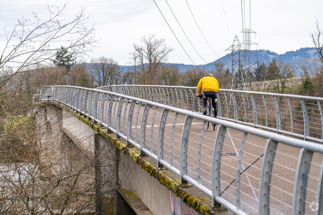 Knickerbocker Bicycle Bridge is an easy way to get across the Willamette River in Glenwood.