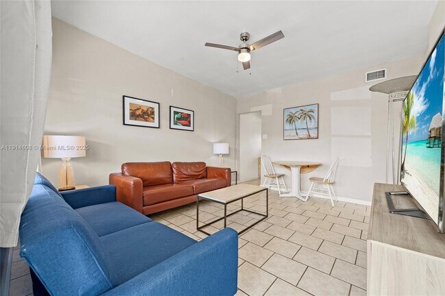 1127 NE 5th Ave, Fort Lauderdale, FL 33304 - photo 2