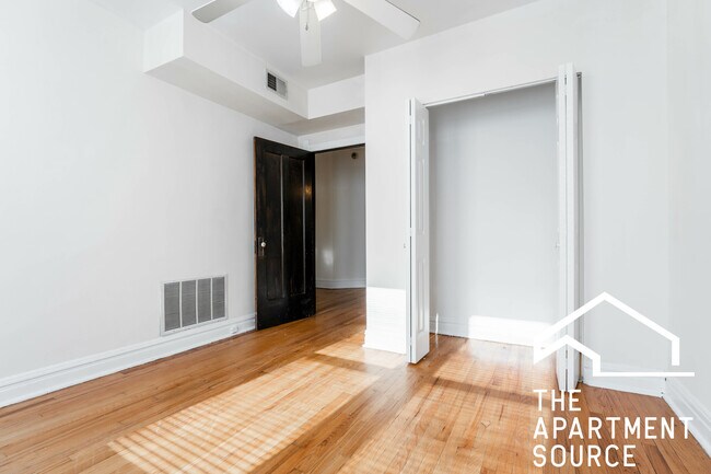 1953 W Winnemac Ave unit 2, Chicago, IL 60640 - photo 4