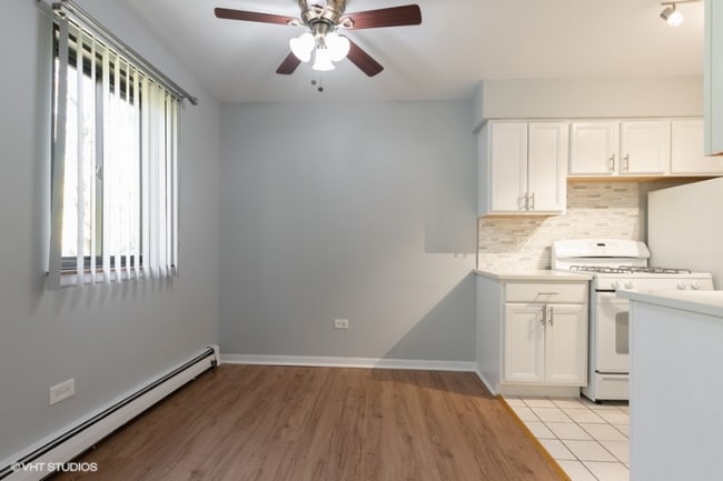 1660 Green Bay Rd unit Studio, Highland Park, IL 60035 - photo 4