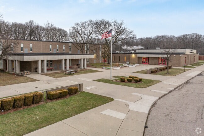 Thompson K-8 International Baccalaureate Academy entrance.