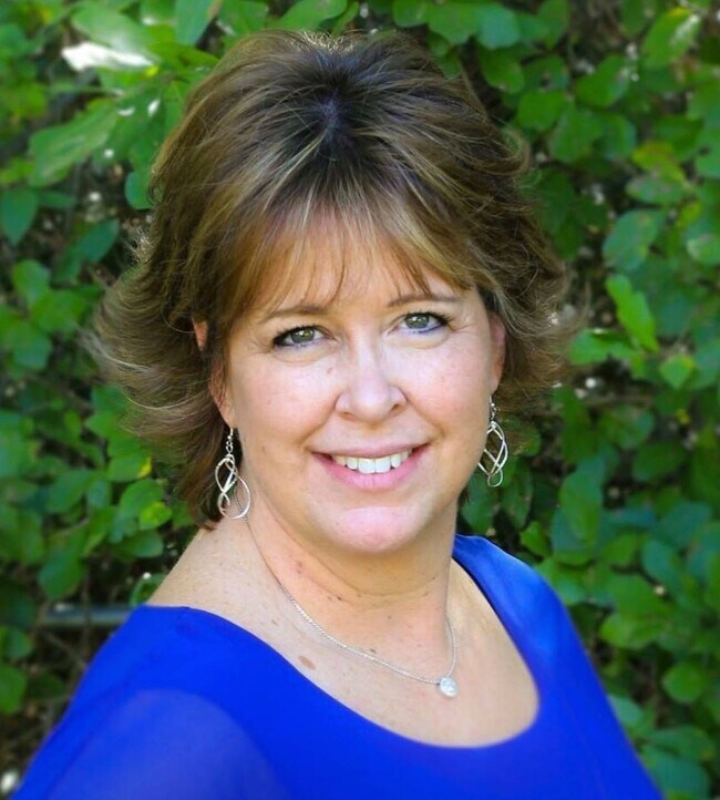 Saundra Malloy
