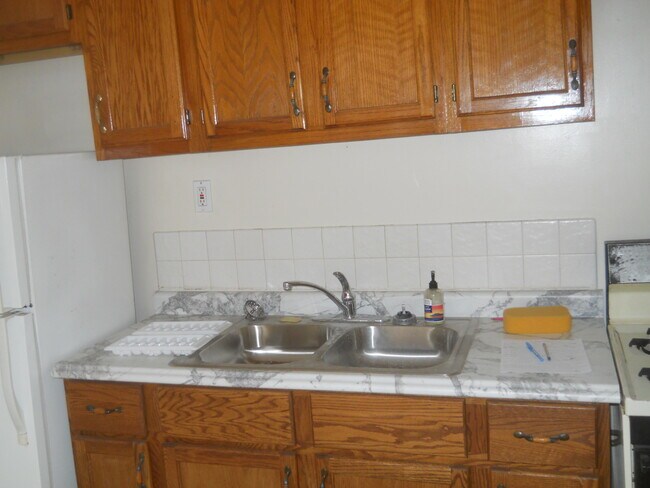 1498 Winchester Ave unit 4, Lakewood, OH 44107 - photo 3