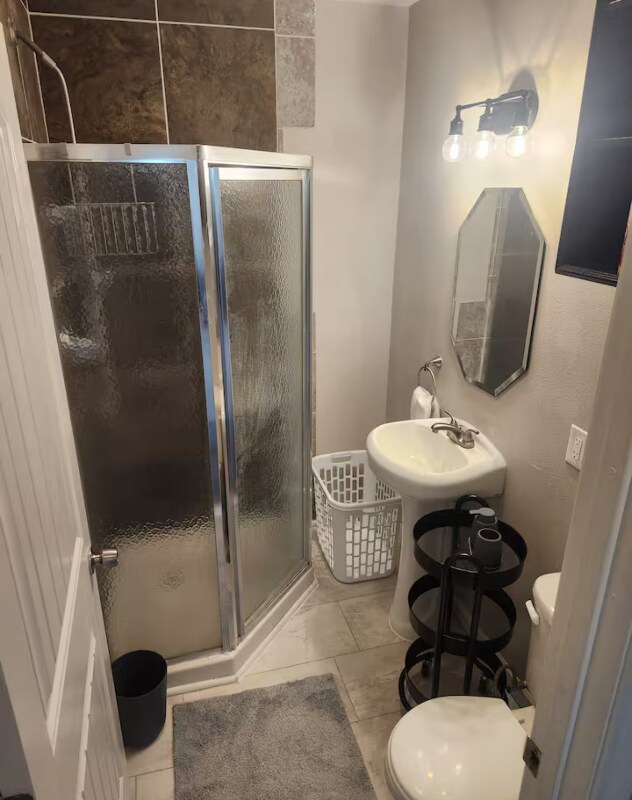 1334 W Ridgewood Ct, San Antonio, TX 78201 - photo 4