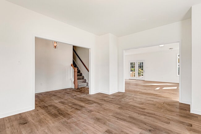 4212 Poplar Village Dr, Chester, VA 23831 - photo 7