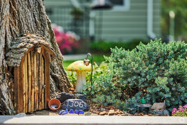 Even the fairies in Frisinger-Woodbury have cozy homes to call their own.