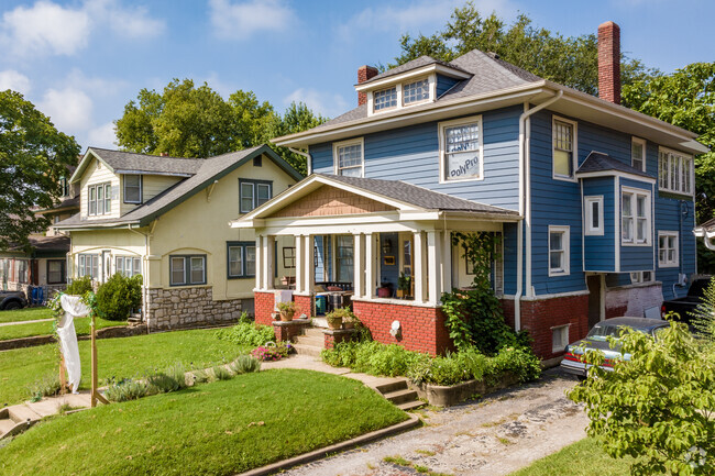 Bundschu has several craftsmans style homes with large front yards.