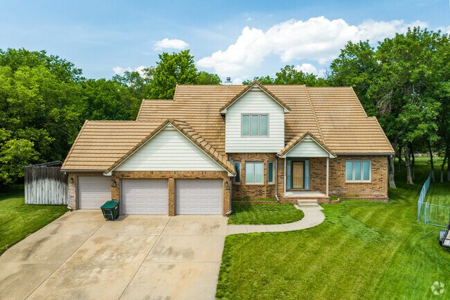 You will find stunning properties located in Benjamin Hills-Pleasant Valley.