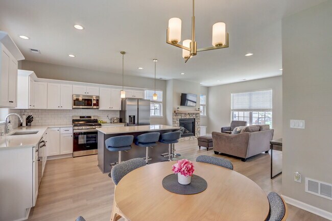 Residences at Oak View, Oak Creek, WI 53154 - photo 5
