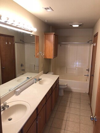 1307 Commerce Dr, Norman, OK 73071