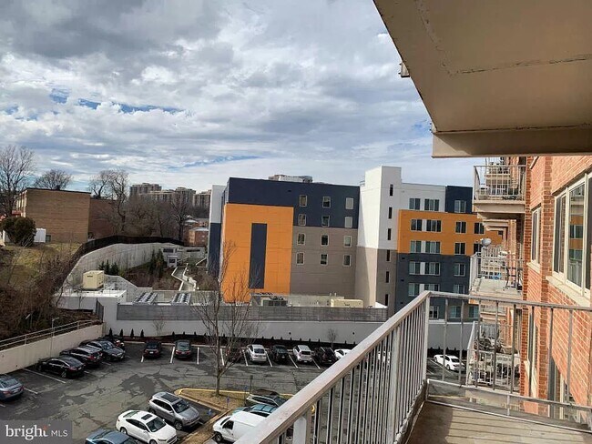 Boling Brook Towers unit 602, Alexandria, VA 22302 - photo 3