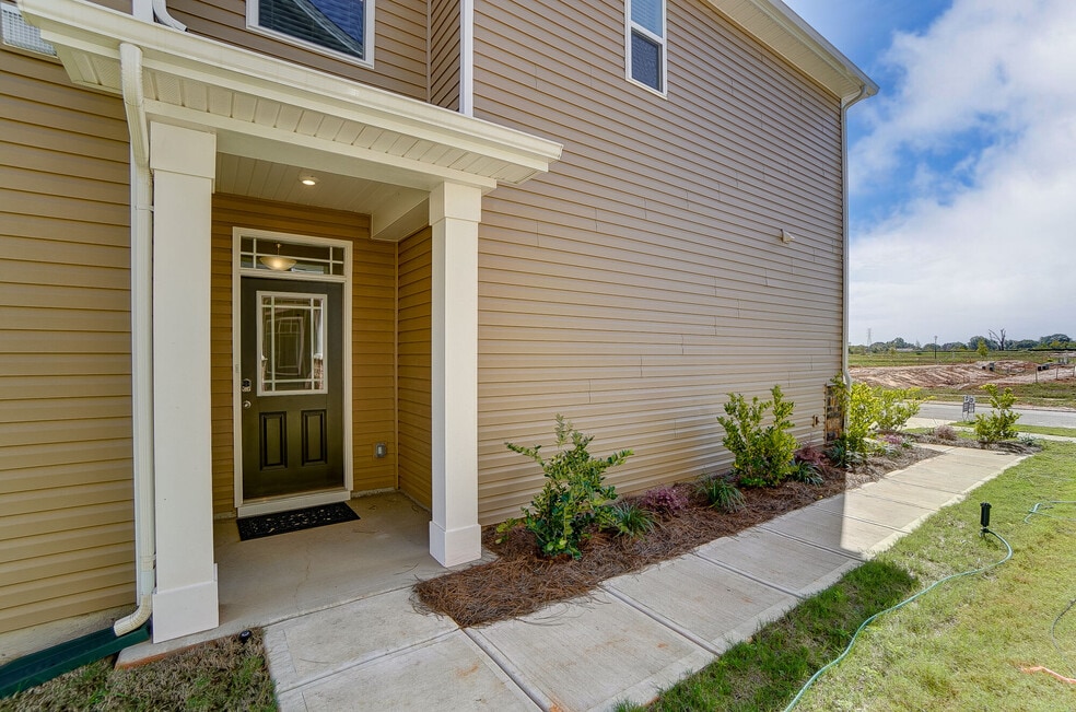 320 Laura Elizabeth Ln, Clover, SC 29710 - photo 1