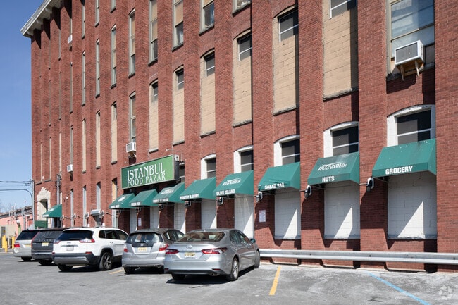 Istanbul Food Pazar on Main Avenue stocks Turkish groceries near Dutch Hill.