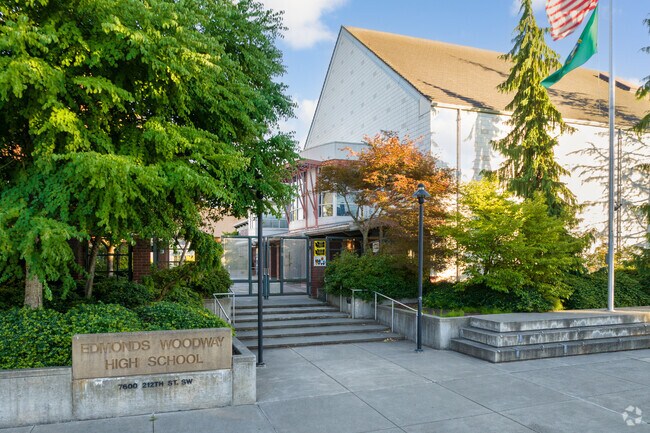 Students at Edmonds-Woodway High School explore culinary and engineering pathways.