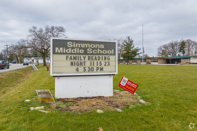 Simmons Middle School is a public junior high with a student-teacher ratio of 13 to 1.