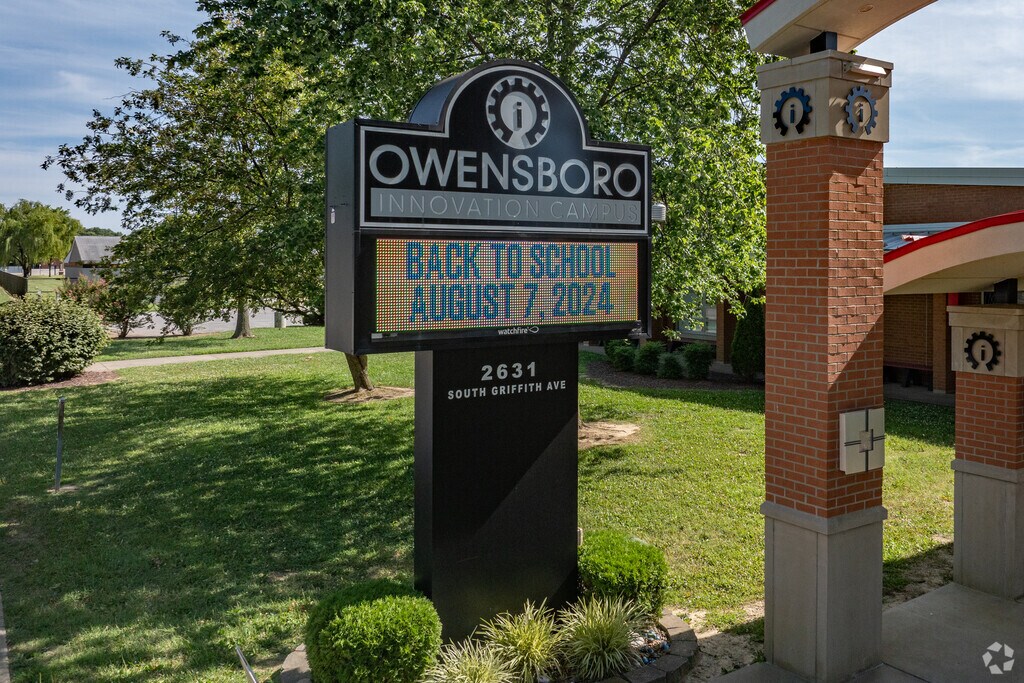 Owensboro Middle School South is an above average, public school located in OWENSBORO, KY.