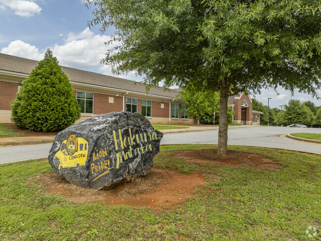 Students enjoy a beautiful, safe and welcoming campus at Longview Elementary School.