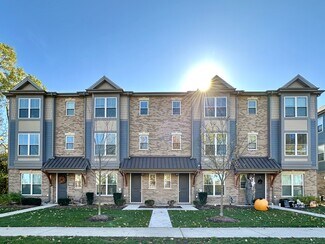 511 Broadway St Unit TH, Libertyville, IL 60048